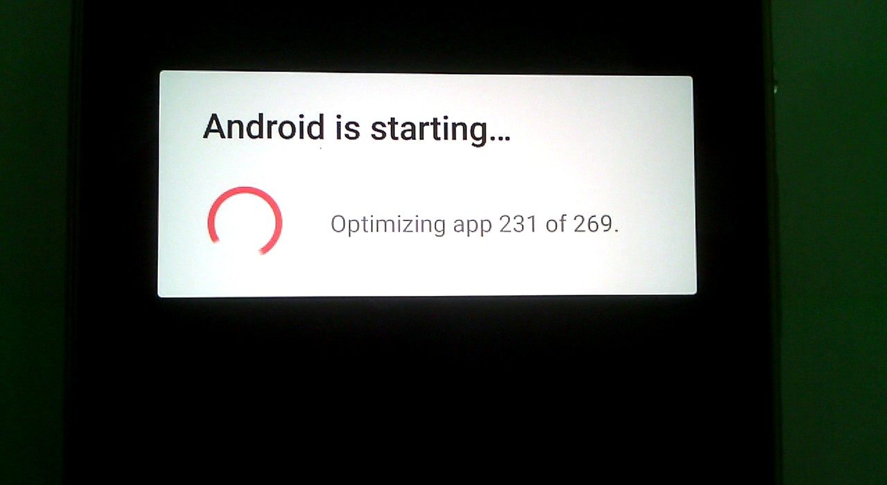 resolver "Android está começando" seguido pela otimização do aplicativo